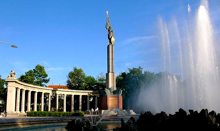 Punaarmee monument Viinis. Foto: wikipedia.org