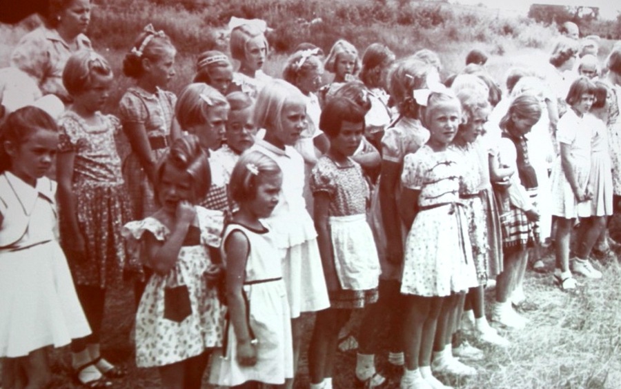 Photo of a group of early campers. 1953 perhaps?