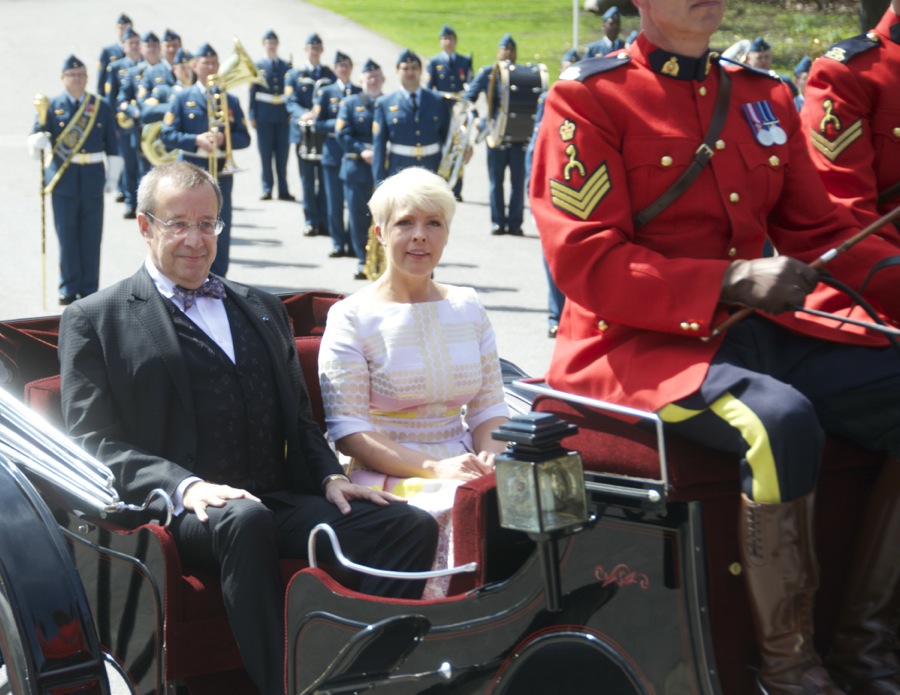 President Toomas Hendrik Ilves ja Evelin Ilves Ottawas - foto: Peeter Põldre