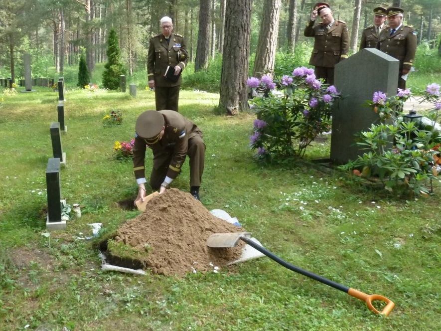 Urni sängitamas... Foto: Ülo Isberg