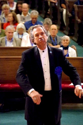 Lonnie Cline LEP-ESTO üldkoore juhatamas. Foto: Paul Kiilaspea