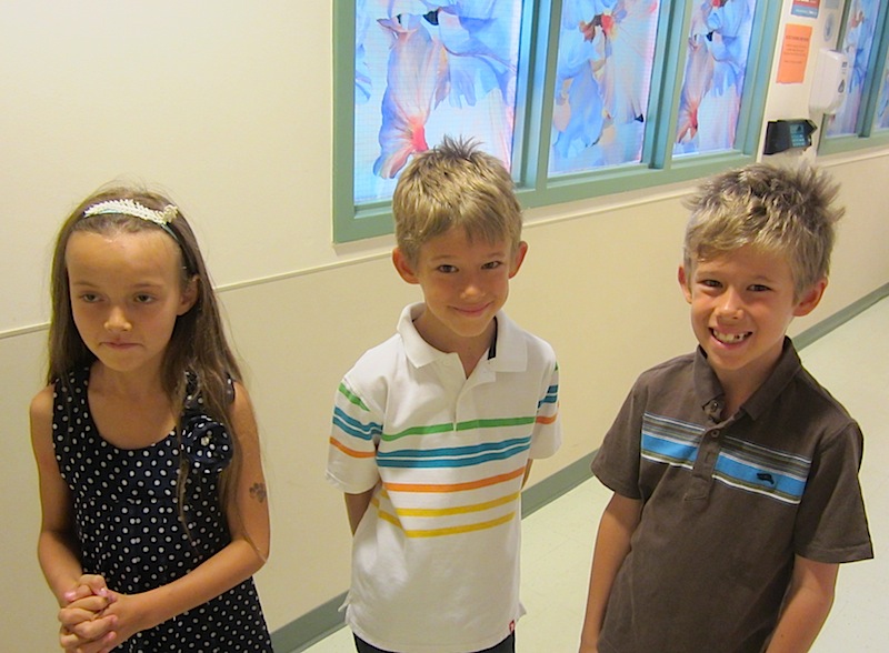 3.	Ehatarel ei pruugi enam muretseda vabatahtlike abiliste järelkasvu pärast. Aktusel osalenud Isabelle Laanemaa-Paskov, Jonah Hartley ja Jack Hartley on juba praegu selleks valmis.