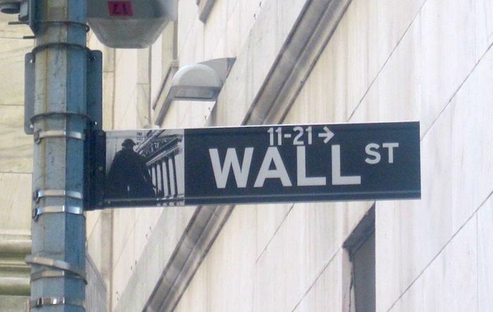 Wall Street Sign NYC - www.wikipedia.org