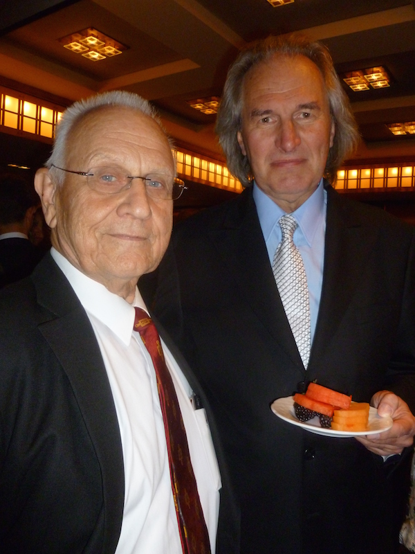 Loo autor koos dirigent Tõnu Kaljustega