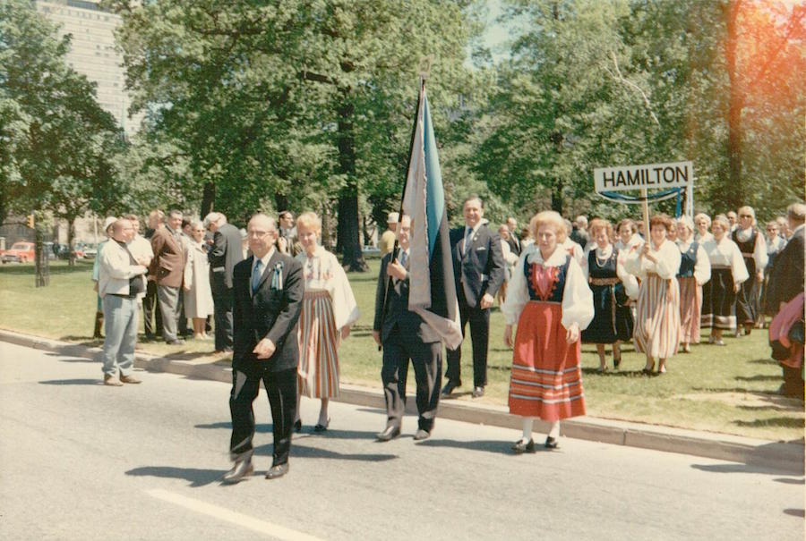 HES Segakoori koosseis 25. aastapäeval märts 1975,  ees keskel koorijuht Olaf Kopvillem