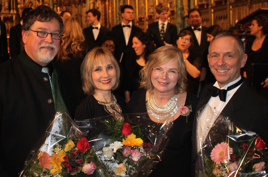 Fotol vasakult: Laurence Ewashko, Musical Director, Calixa Lavallée Choir, Ottawa University; Jackie Hawley , Artistic Director, Ottawa Children's Choir  , Ülle Baum 7. Euroopa Liidu Jõulukontserdi  peakorraldaja ja Robert Filion, Musical Director, Chorale De La Salle. Foto: Douglas Baum