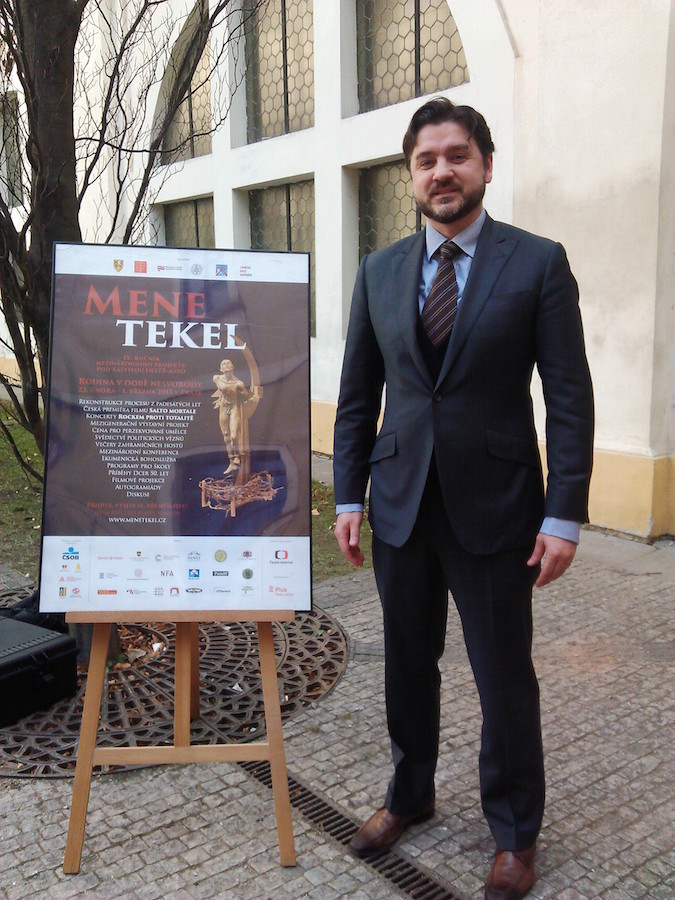 Mene Tekel avamiselt. Eesti suursaadik Tšehhis hr Sten Schwede. Foto: I. Zajedova