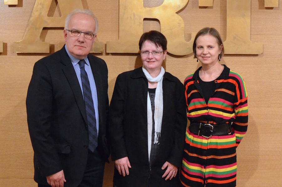 Dorothee M. Goeze (keskel) loengupäeval koos dr Jüri Kivimäe ja Piret Noorhaniga - oto: Taavi Tamtik.