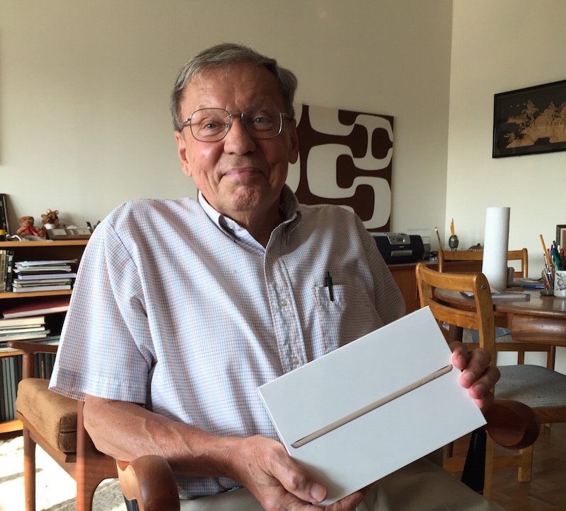 Rein Lüüs ja värskelt võidetud Apple iPad mini 3 - foto: Taavi Tamtik (2015)