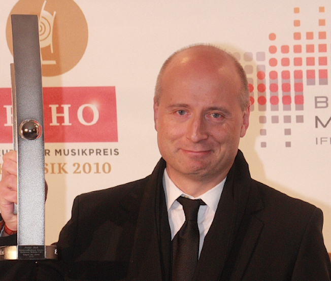 Paavo Järvi 2010. a ECHO-Klassik auhinna kättesaamisel. Foto: Aino Siebert