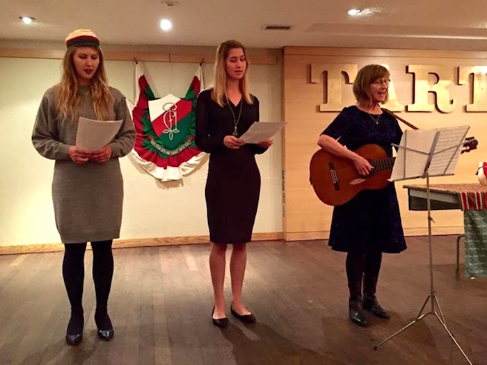 Esinevad Maarika, Elena ja Liina Lepik - foto: Taavi Tamtik