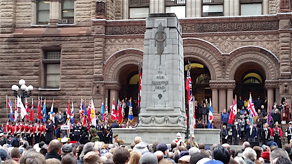 Remembrance day tähistamine Toronto linnavalitsuse ees - foto: Tõnu Tõsine (2015)