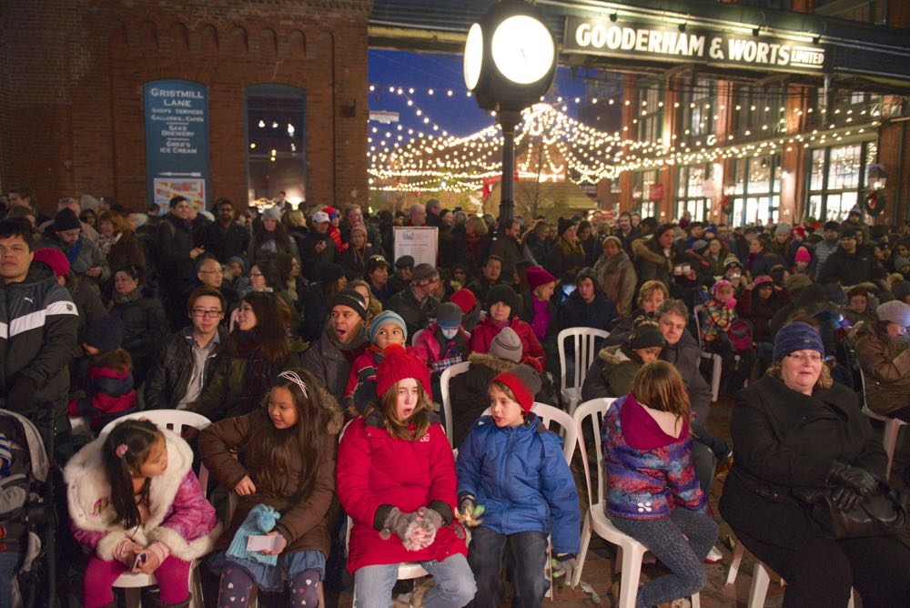 Kungla-Distillery_Districtis_Toronto_Christmas_Market-by_Peeter_Poldre-2015_68