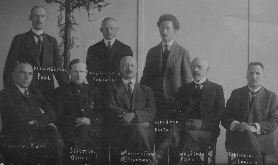 Otto Strandman (ees keskel) oli 9. maist kuni 18. novembrini 1919 valitsuses pea- ja sõjaminister - foto: erakogu