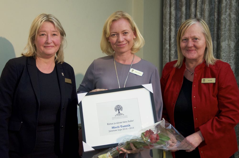 Recognition and gratitude expressed to departing EFC Board member, Merli Tamtik. Dr. Tamtik was recently appointed to professorship at the University of Manitoba in Winnipeg. Left to right: Eva Varangu (President EFC), Merli Tamtik, Lia Hess (Director EFC) - photo by Taavi Tamtik (2016)