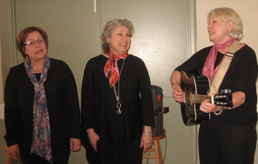 Lindau õed esinemas: Reet, Rosemarie, Ellen. Foto: Eerik Purje (2016)