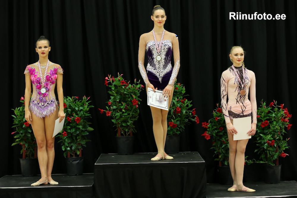 Pallikava võitjad. Keskel Carmel Kallemaa. Foto: Riinu Liis Lajal.