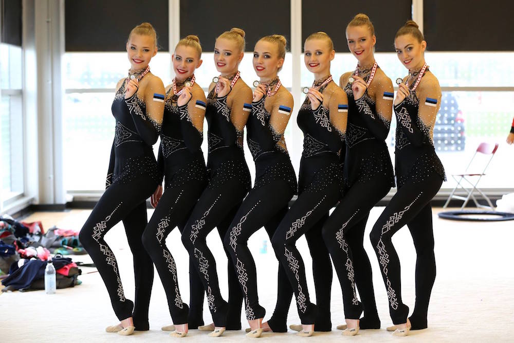 Kuldsed Eesti tüdrukud. Vasakult: Marian Kandimaa, Kirsika Tätte, Karolin Rentel, Miina Solveig Muru, Kristiina Kingo, Brigita Nõmmsalu ja Carmel Kallemaa - foto: Riinu Liis Lajal (2016)