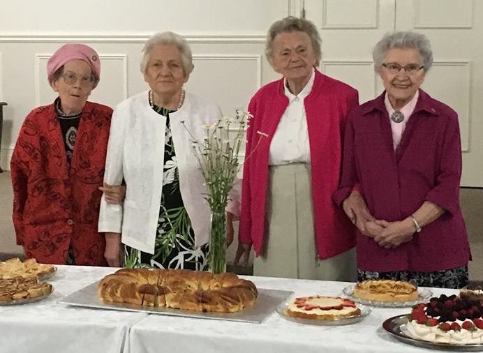 Aastapäeva jumalateenistusel viibinud TEBK asutajaliikmed. Vas.: Õie Raud, Helve Silma, Asta Kaups ja Silvi Engman. Foto: M. Wilbiks