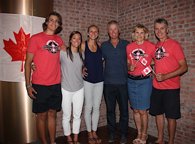 Pildil vas.: Austin Väljas, Jamie Broder, Kristina Väljas, John May, Marianne ja Peter Väljas. Foto: L. Lennox