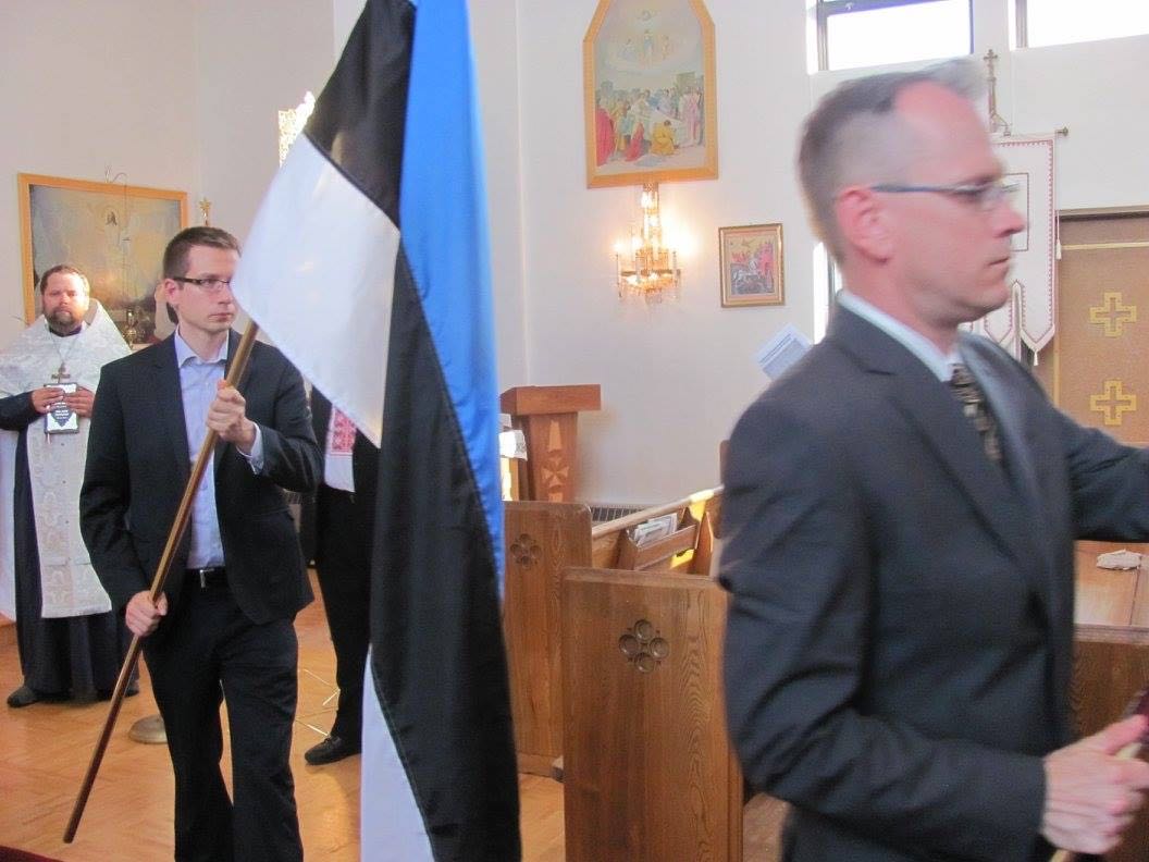 Paul Laanemets with Estonian flag - photo by Virginija Craig (2016)