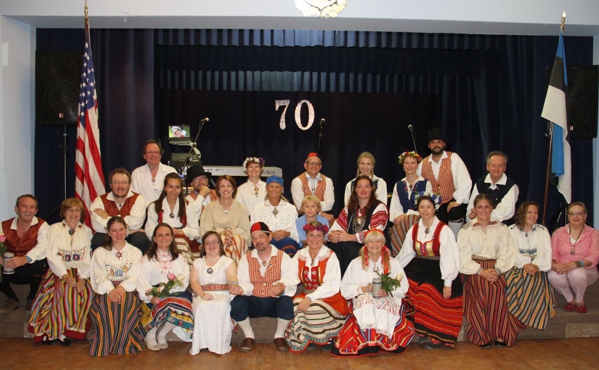 Lakewoodi suurele juubelile tuli rahvatantsijaid viiest erinevast kohast. Foto: Rein Linask (2016)