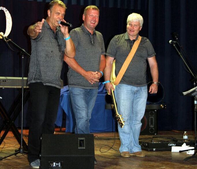 Tantsuks mängis “Väike Mees” (Toomas Pae, Margus Mõttus ja Tarvi Jaago) Eestist. Foto: Rein Linask (2016)