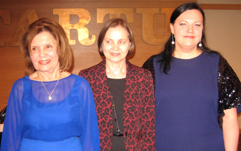 Kontserdi lõpp. Vasakult: Marje Lohuaru, Piret Noorhani, Monika-Evelin Liiv. Foto: Eerik Purje