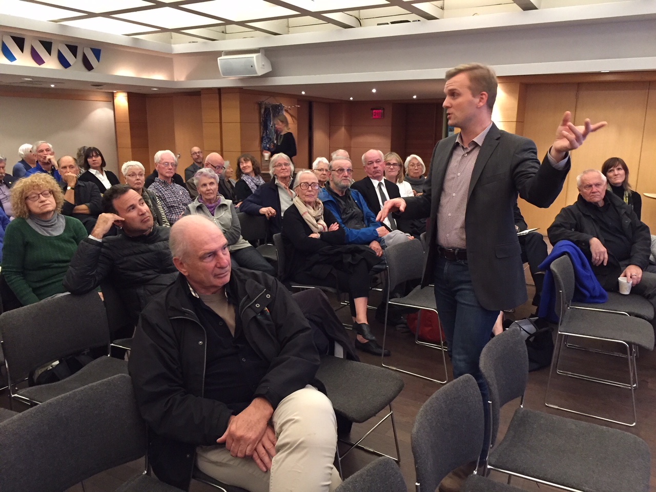 Councillor Joe Cressy speaks in favour of the Estonian Centre Project at the Annex Ratepayers meeting held at Tartu College on Oct. 30.