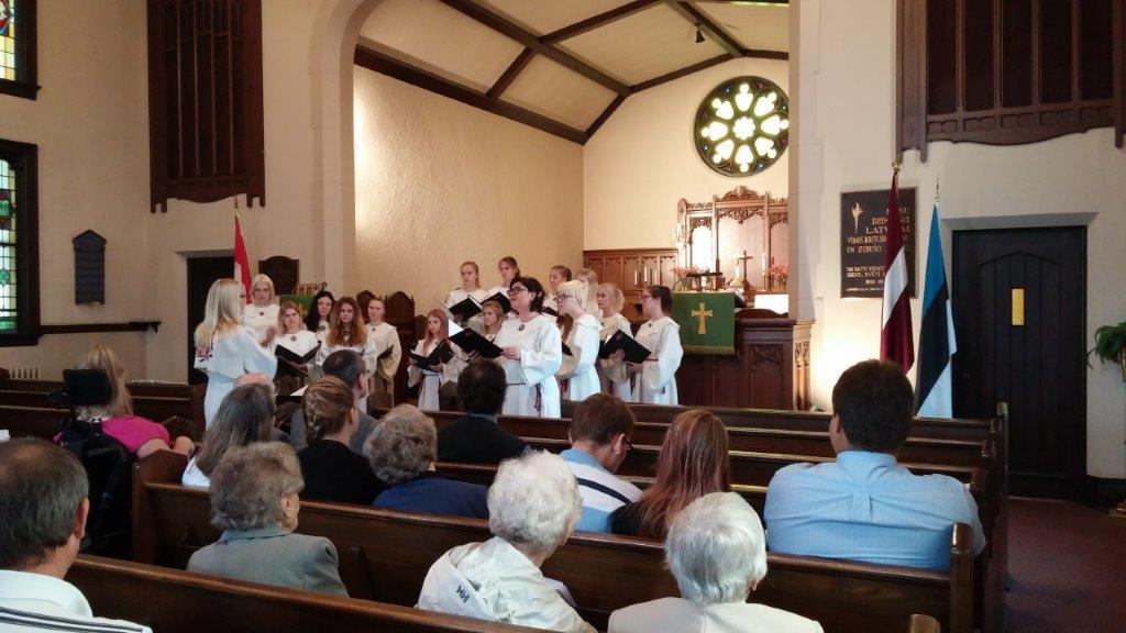 Tütarlastekoor Elise esinemas Hamiltonis – fotot: Merike Koger (2017)