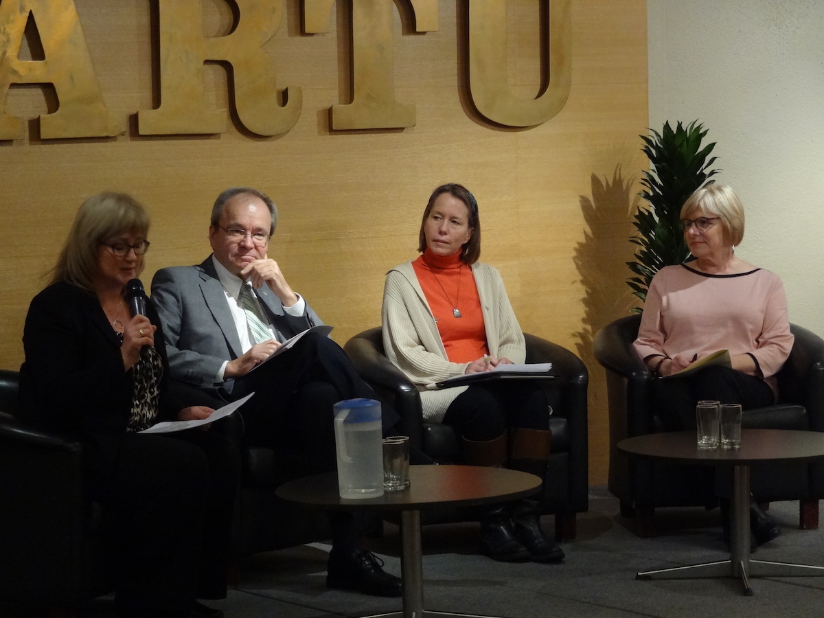 Üks paneeldiskussioonidest. Vasakult: Astrid Neuland, Andris Ķesteris , Maimu Mölder, Joana Kuras. Foto: Paul Kiilaspea (2017)