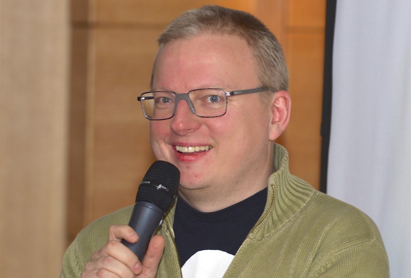 EstDocs moderator, film critic Tristan Priimägi. Photo by Peeter Põldre (2017)