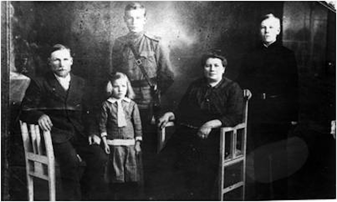 The Veermaa family: Peeter, Irene, Friedrich, Ann, Richard; ca. 1913