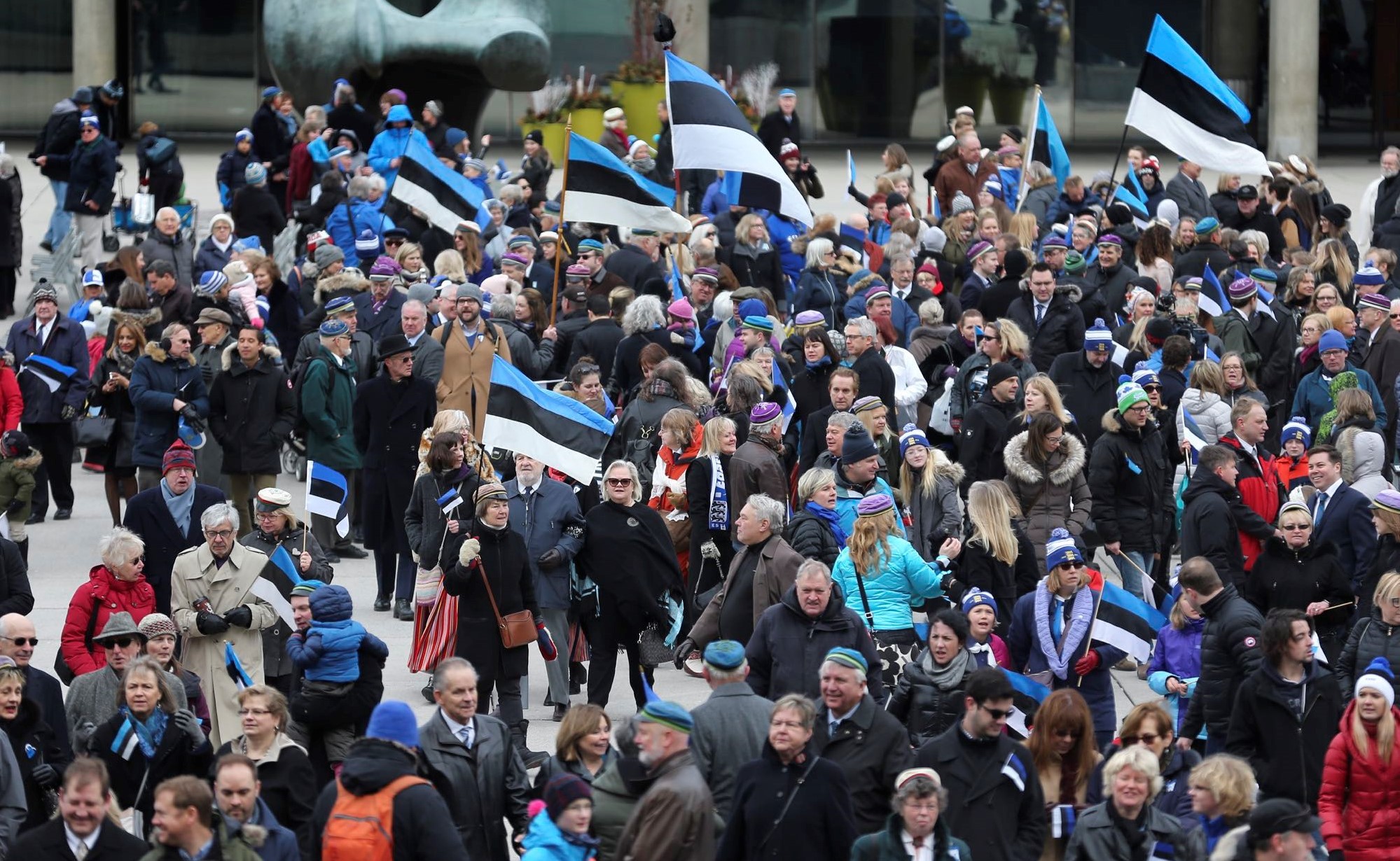 Estonian flags galore at the flag-raising ceremony at Nathan Phillips Square on February 24, 2018 in celebration of Estonia’s 100th anni-versary. Photo by Richard Lautens (2018)