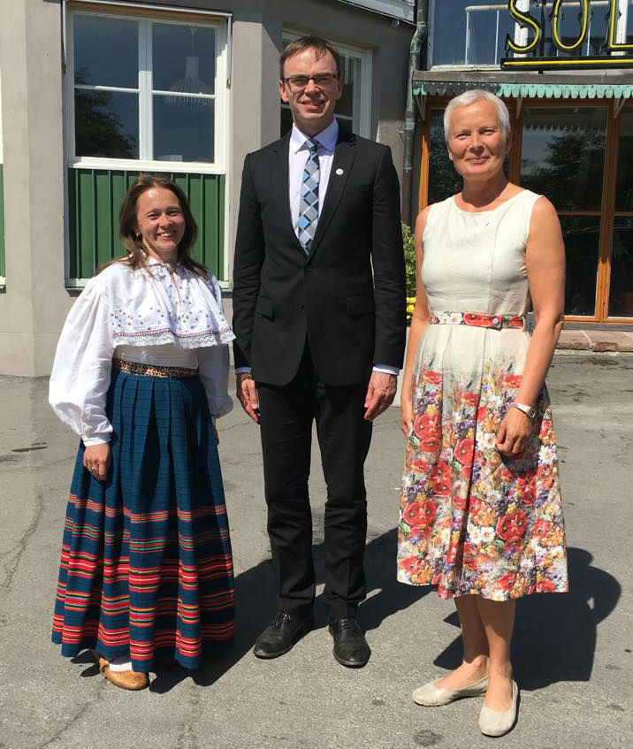 Rootsi Eestlaste Liidu juht Sirle Sööt, Eesti välisminister Sven Mikser ja Eesti Vabariigi suursaadik Rootsis Merle Pajula