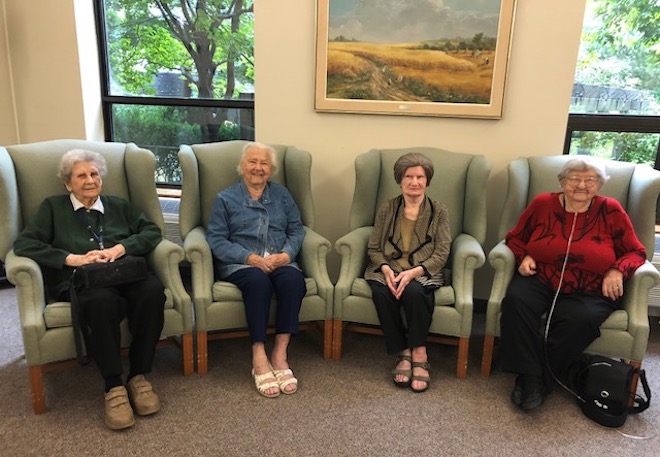 Ehatare puhkekodu ,,saja“ klubisse kuuluvad: Lydia Poolma 101, Helmi Lepni 102, Armilda Koor 101, Alice Tomson 100. Foto: Laanemaa (2018)