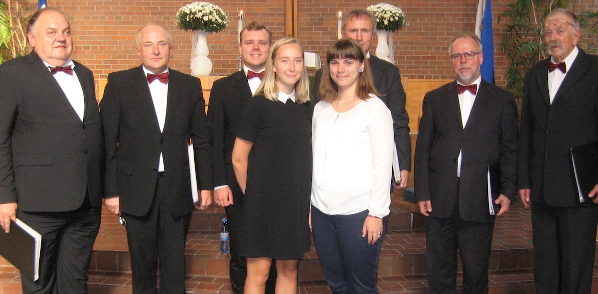 Nõo koguduse ansambel. Vasakult: ansambli juht Margus Liiv, Mati Koonukõrb, Erik Leedjärv, Katariina Lorenz, Maarja Leedjärv, õpetaja Mart Jaanson, Laurits Leedjärv, Ingmar Laasimer. Foto: Eerik Purje (2019)