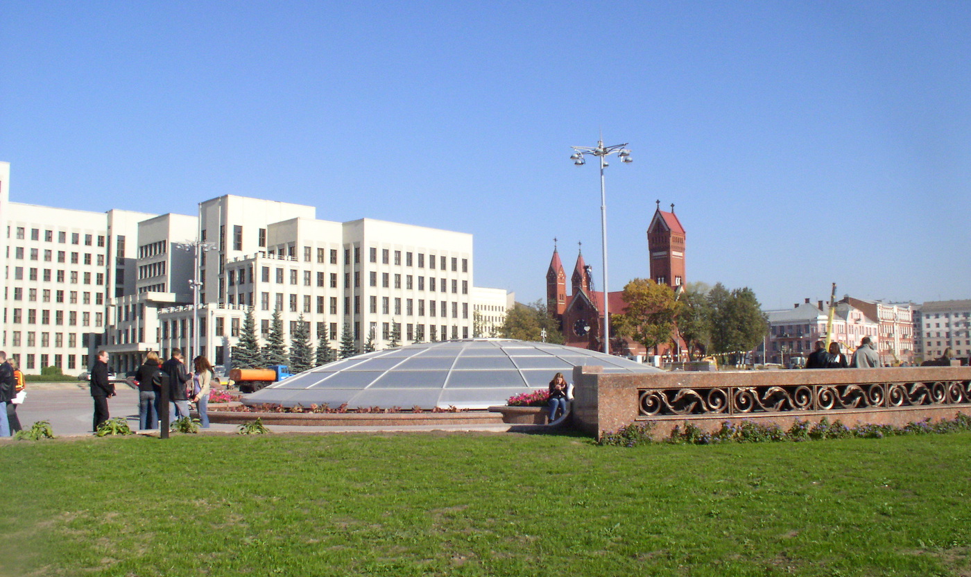 Independence Square in the centre of Minsk. Photo by Hanna Zelenko / www.wikipedia.org