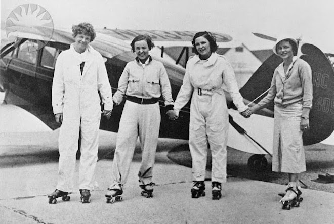 Elvy Kalep (second from left) with members of the Ninety-Nines, circa 1932.