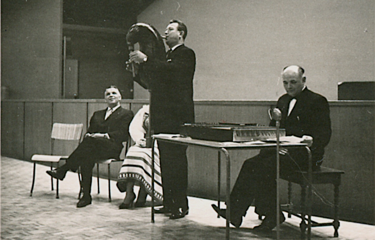 Voldemar Varik Toronto Eesti Majas torupilli ja kandlemehega