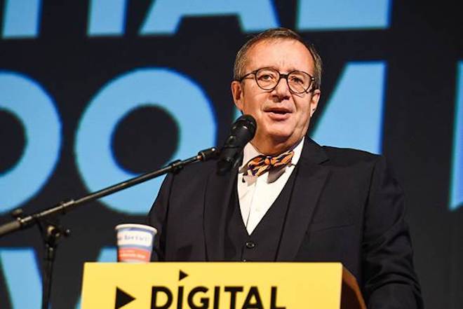 President Toomas Hendrik Ilves digitaalse vabaduse auhinna üleandmise tseremoonial (2016). Allikas: presidentilves.ee