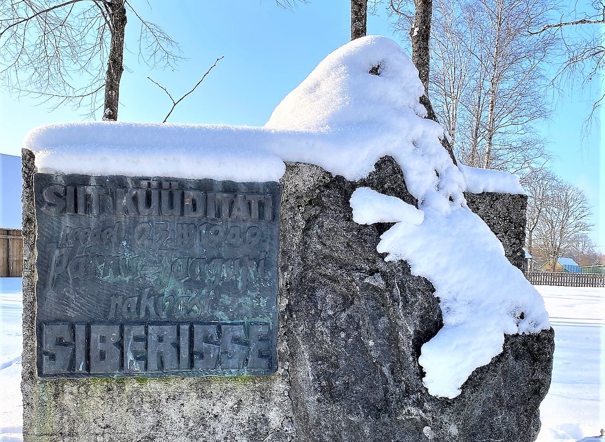 Mälestuskivi küüditatute mälestuseks Pärnu Jaagupis. Foto: Gerda Mölder (2021)