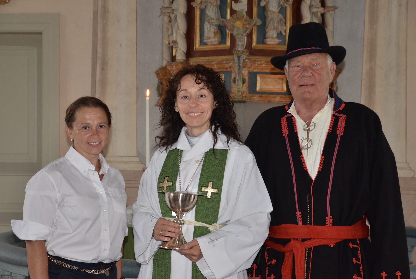 Laagrijuhataja Sirle Sööt, õpetaja Kristel Engman, Metsakodu esimees Jüri Baumann. Foto: Aili Suiste Rundin