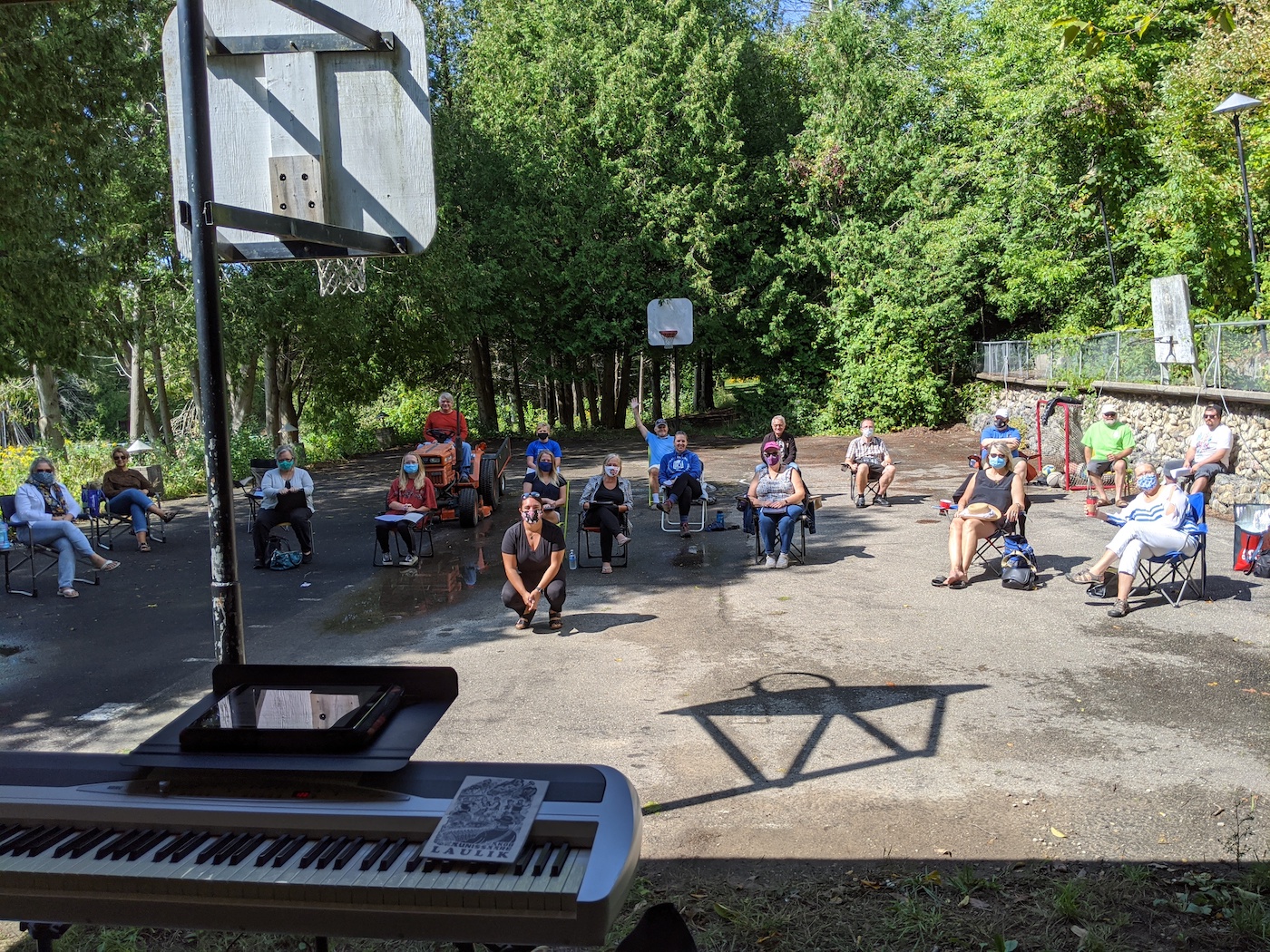 Choir practice at Seedrioru.