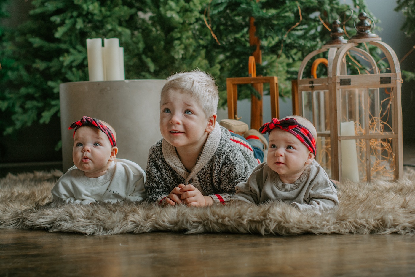 Pühadeks on võtnud pehmed kohad sisse (vasakult): Mia, Henri ja Kelli Kazakoff. Foto: Bee's Portrait Photography