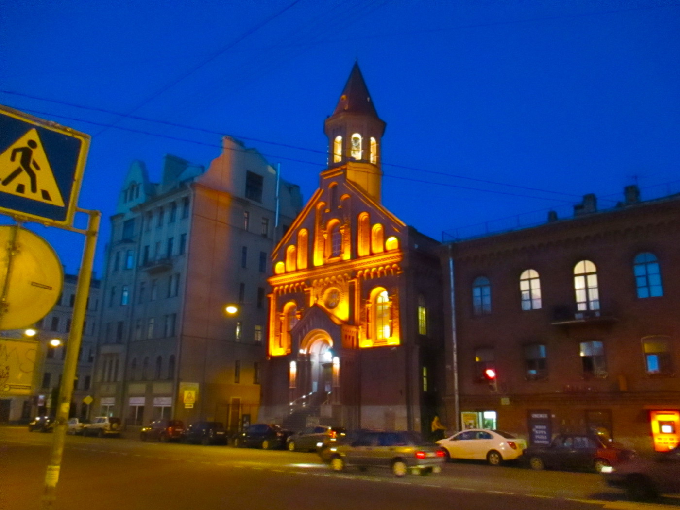 St. John's Church in Saint Petersburg at night - photo: Januarius-zick / www.wikipedia.org