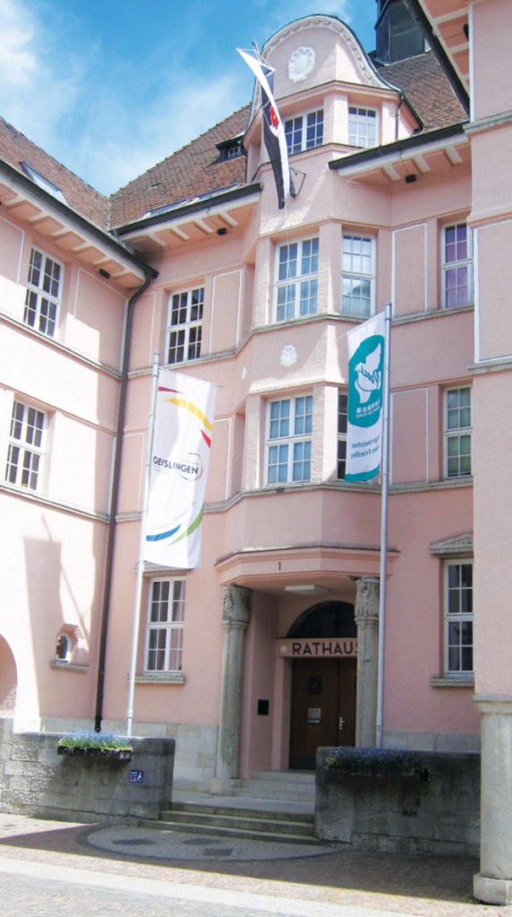 The Rathaus, or city hall, on the
pedestrianized main street.