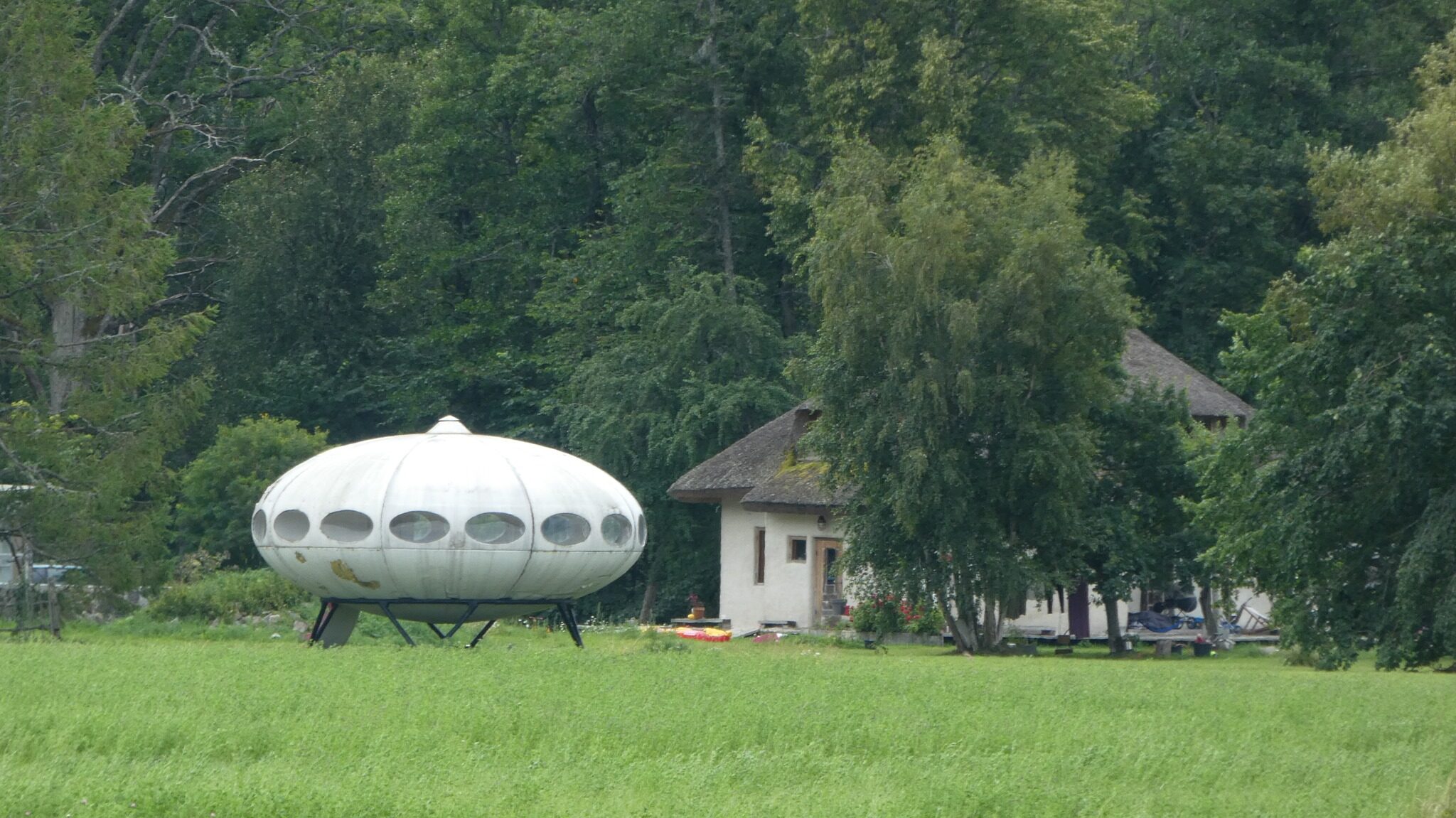 Futuro House #002 in Matsalu - photo by Yves Buysse