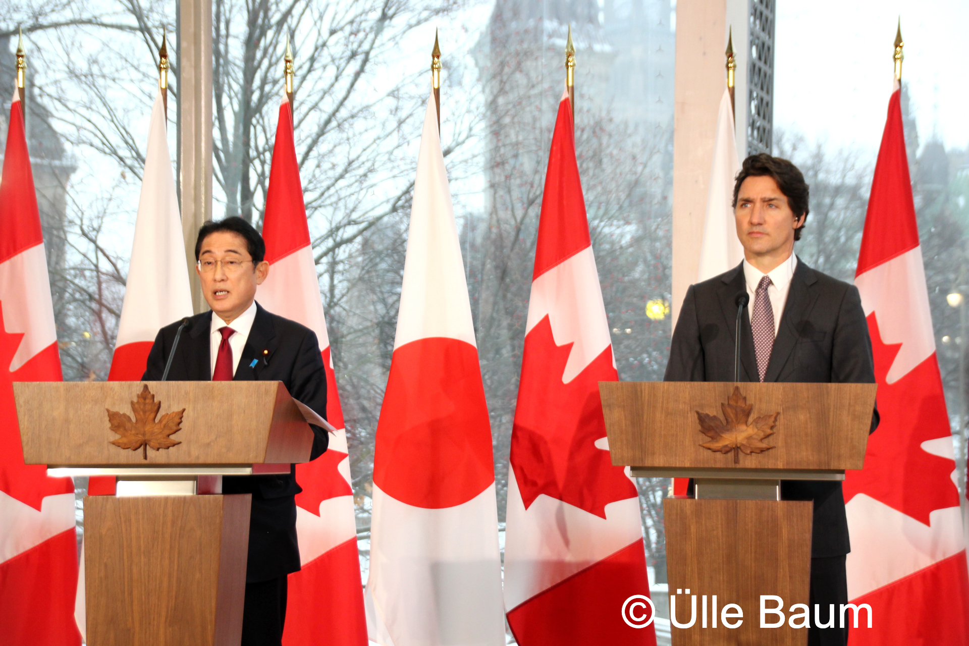 12. jaanuari pärastlõunal toimus Ottawas Jaapani ja Kanada peaministrite kohtumise raames pressikonverents. Foto Jaapani peaminister Fumio Kishida ja Kanada peaminister Justin Trudeau vastamas ajakirjanike küsimustele National Arts Centre (NAC) O’Born saalis. Foto: © Ülle Baum