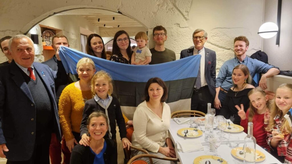 Eesti praegune aukonsul Hugues Pouzet peab tervituskõnet.